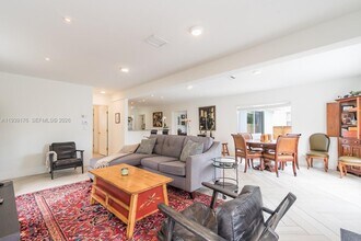 44 NW 40th St in Miami, FL - Building Photo - Building Photo