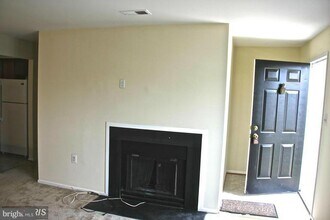 7713 Lexton Pl-Unit -56 in West Springfield, VA - Building Photo - Building Photo