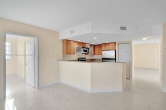 201 Golden Isles Dr in Hallandale Beach, FL - Building Photo - Building Photo