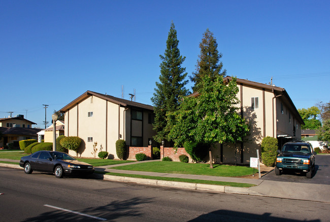 1329 N Van Ness Ave in Fresno, CA - Foto de edificio - Building Photo