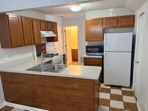 647 Beaver Ct in Naperville, IL - Building Photo - Building Photo