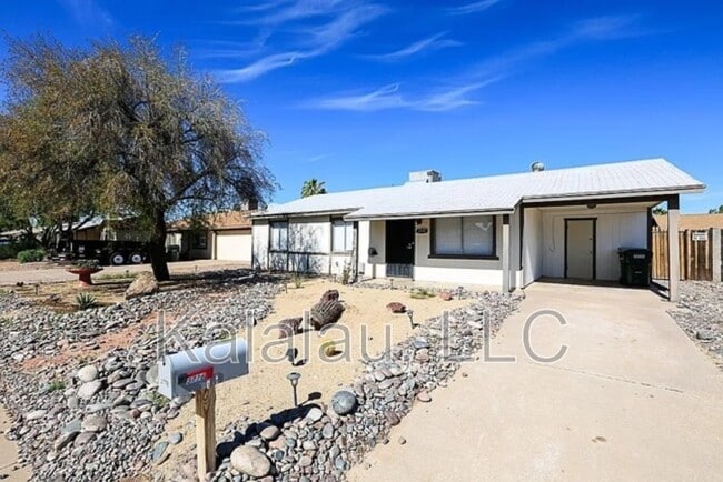 property at 3776 W Surrey Ave