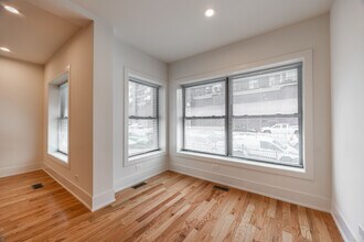 652 W Gordon Ter, Unit A in Chicago, IL - Building Photo - Building Photo