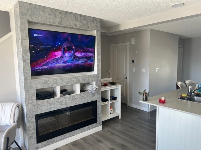 property at 846 Daniels Way SW