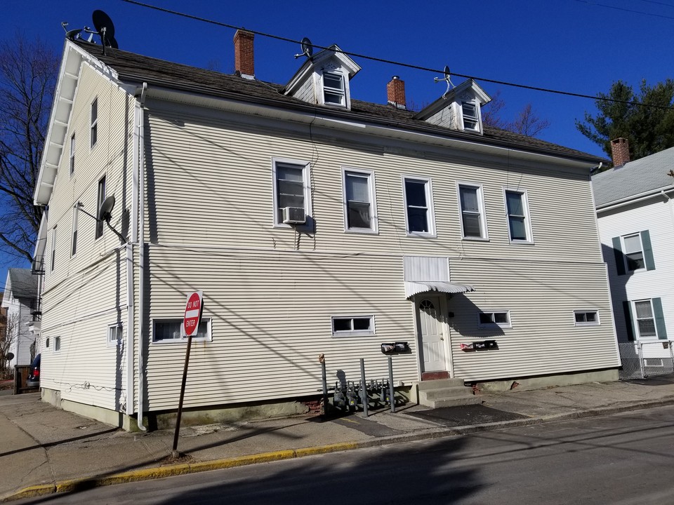 129 Cross St in Central Falls, RI - Building Photo