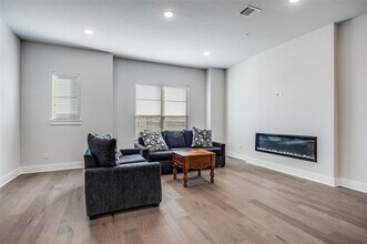 909 Heights Wy in Plano, TX - Building Photo - Building Photo