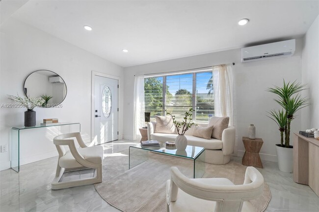 4041 NE 15th Terrace in Pompano Beach, FL - Building Photo - Building Photo