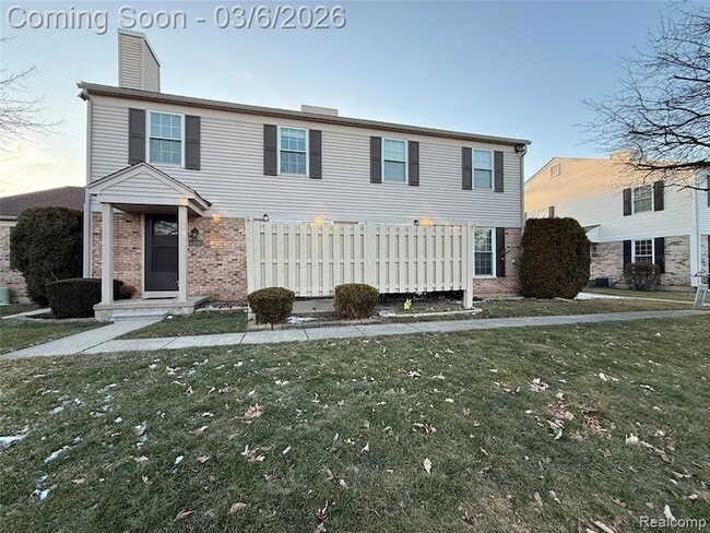 property at 44585 N Bunker Hill Dr