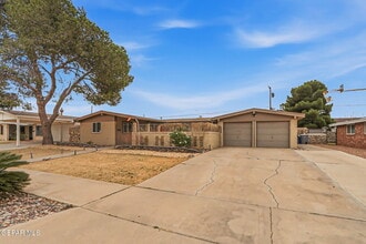 10164 Dunbarton Dr in El Paso, TX - Building Photo - Building Photo