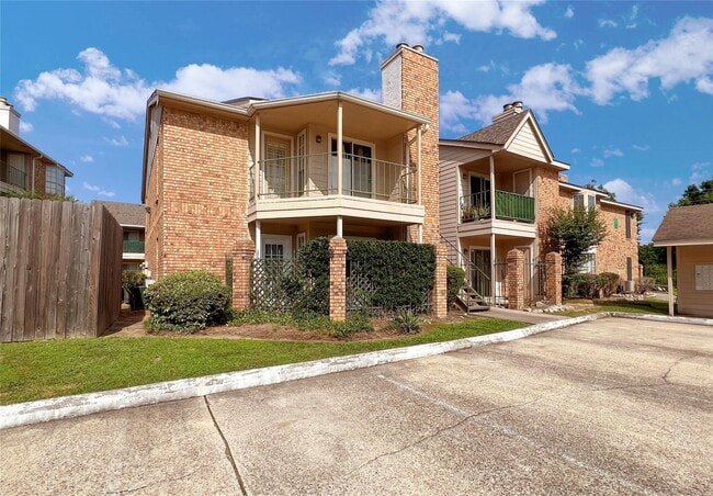 3770 Lovers Wood Ln