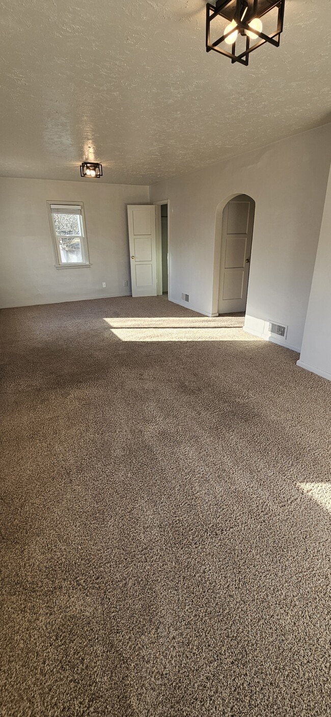 701 E 200 N in Logan, UT - Building Photo - Building Photo