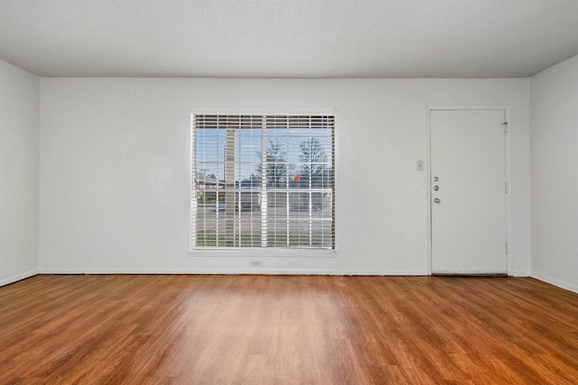 Tiffany Square Apartments in Shreveport, LA - Building Photo - Building Photo