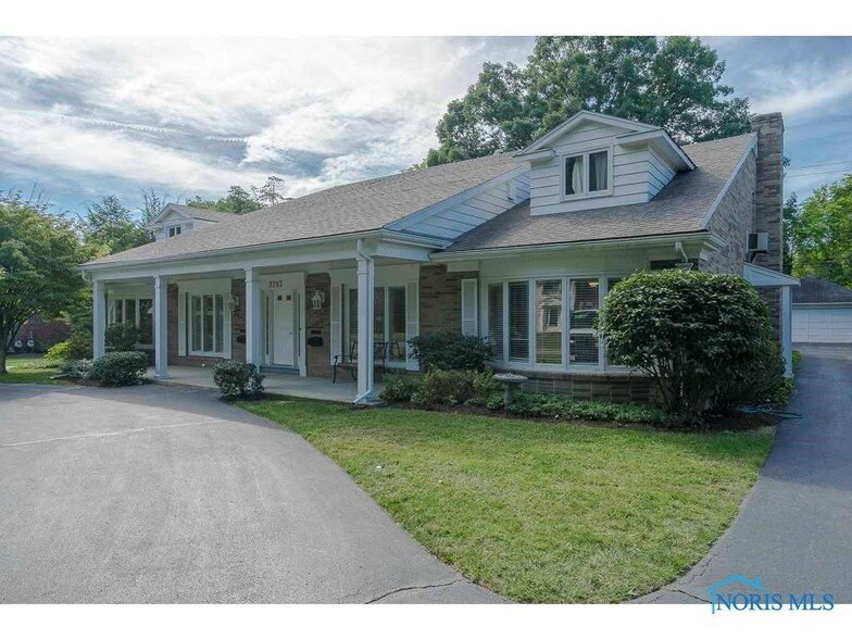 3783 Hillandale Rd, Unit 1 in Ottawa Hills, OH - Building Photo