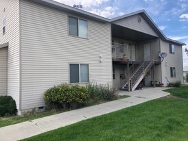 805 E Riggs St in East Helena, MT - Building Photo