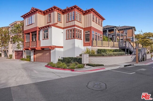 property at 2584 Bungalow Pl