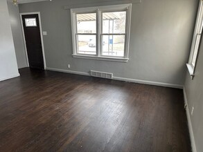 458 Plaza Ave in Ferguson, MO - Building Photo - Building Photo