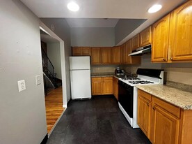 9 Madison Ave, Unit 2 in Jersey City, NJ - Building Photo - Building Photo