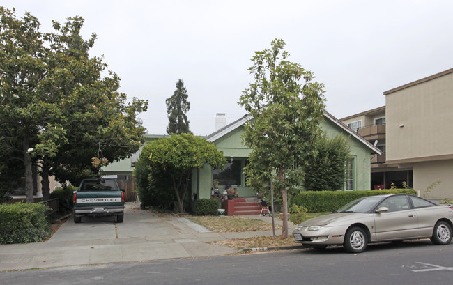 140 Arch St in Redwood City, CA - Building Photo - Building Photo