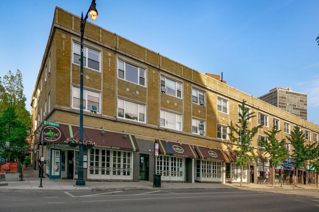 459 W Roslyn Pl in Chicago, IL - Building Photo
