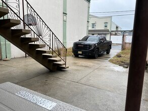 13 Calumet St, Unit Ground level 1st floor in Newark, NJ - Building Photo - Building Photo