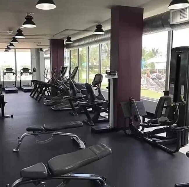 100 Lincoln Rd, Unit 1124 in Miami Beach, FL - Building Photo - Building Photo