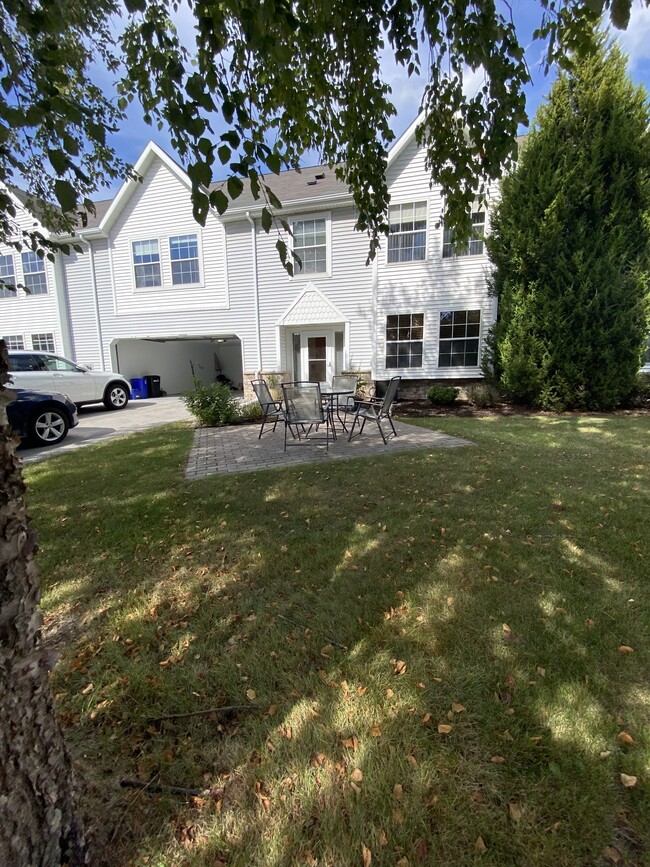 property at 365 Lindsay Ln
