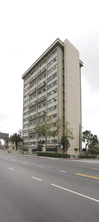 Pilgrim Tower in Los Angeles, CA - Building Photo