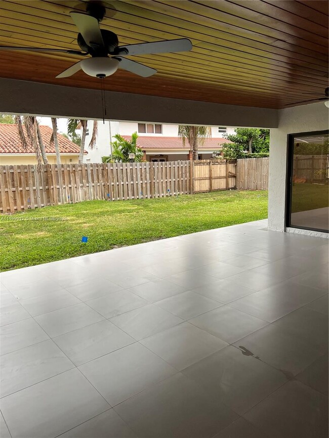 8321 NW 167th Ter in Miami Lakes, FL - Building Photo - Building Photo