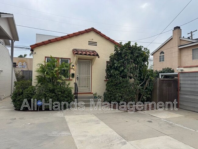 4116 E 5th St in Long Beach, CA - Building Photo - Building Photo