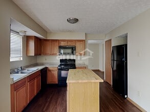 6647 Hilmar Dr in Westerville, OH - Foto de edificio - Building Photo