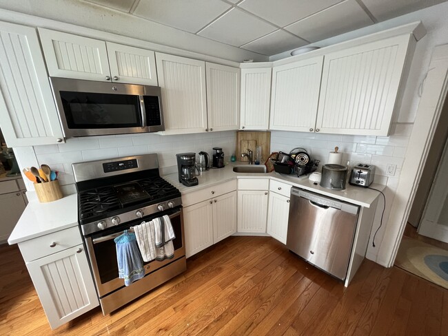 55 Cedar St, Unit 3R in Somerville, MA - Building Photo - Building Photo