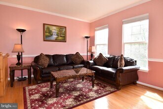 43696 Phelps Terrace in Ashburn, VA - Building Photo - Building Photo