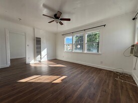 7009 Fountain Ave in Los Angeles, CA - Building Photo