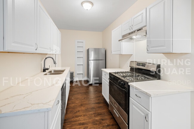 7379 N Damen Ave in Chicago, IL - Building Photo - Building Photo