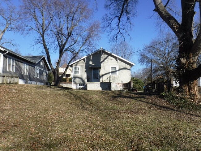 2816 Sherman Ave in St. Joseph, MO - Foto de edificio - Building Photo