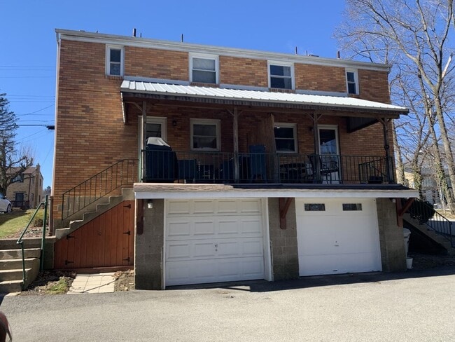 516 Mt Royal Blvd in Pittsburgh, PA - Building Photo - Building Photo