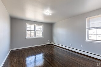 72 Folly Brook Blvd in Wethersfield, CT - Building Photo - Building Photo