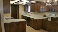 1033 E 35th Pl, Unit 103-12 in Tulsa, OK - Building Photo - Building Photo