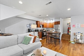 1431 W Cortez St in Chicago, IL - Foto de edificio - Building Photo