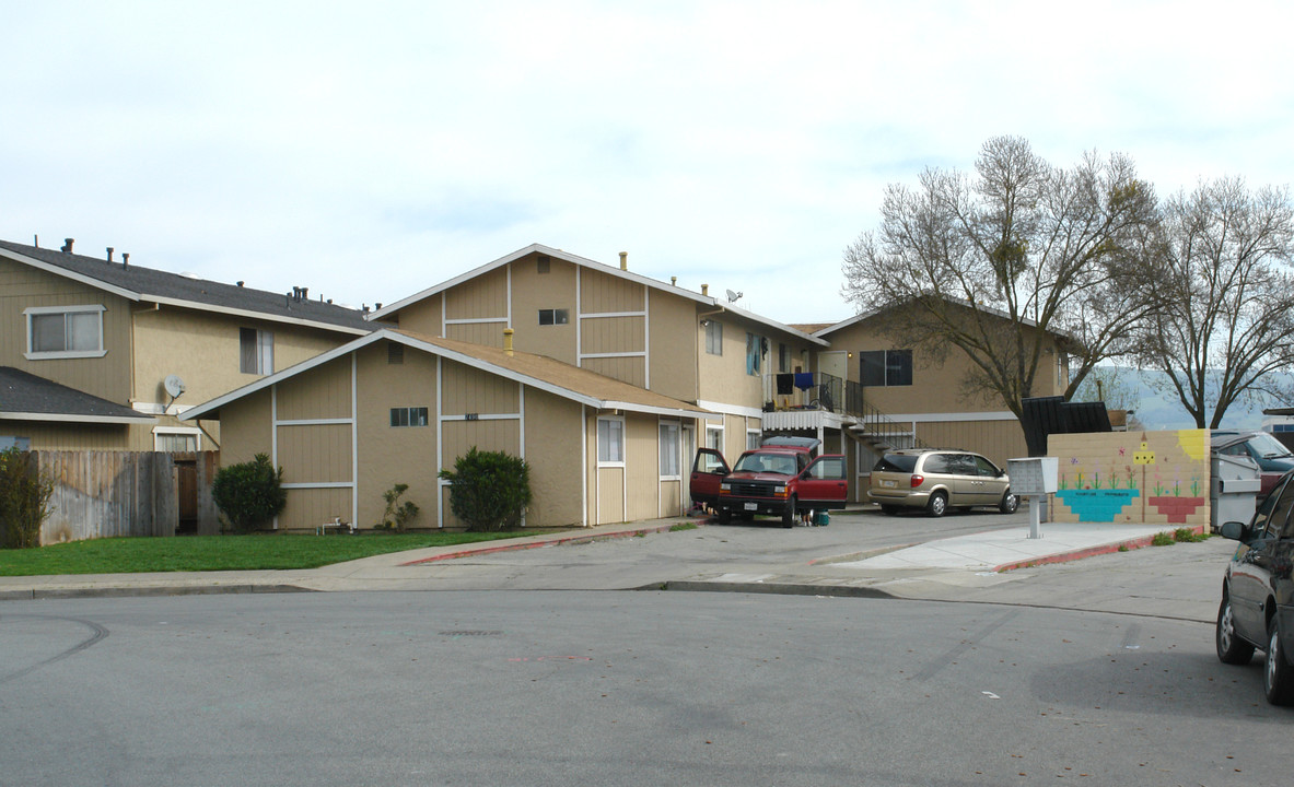 7490 Rogers Ln in Gilroy, CA - Building Photo