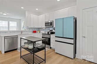 212 Rockrose Ct in Asheville, NC - Building Photo - Building Photo