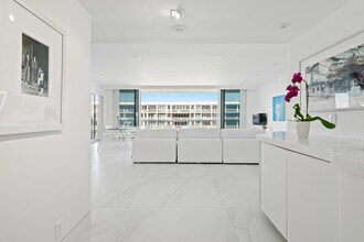 2100 S Ocean Blvd in Palm Beach, FL - Building Photo - Building Photo