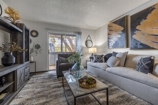 The WerX Apartments in San Antonio, TX - Building Photo