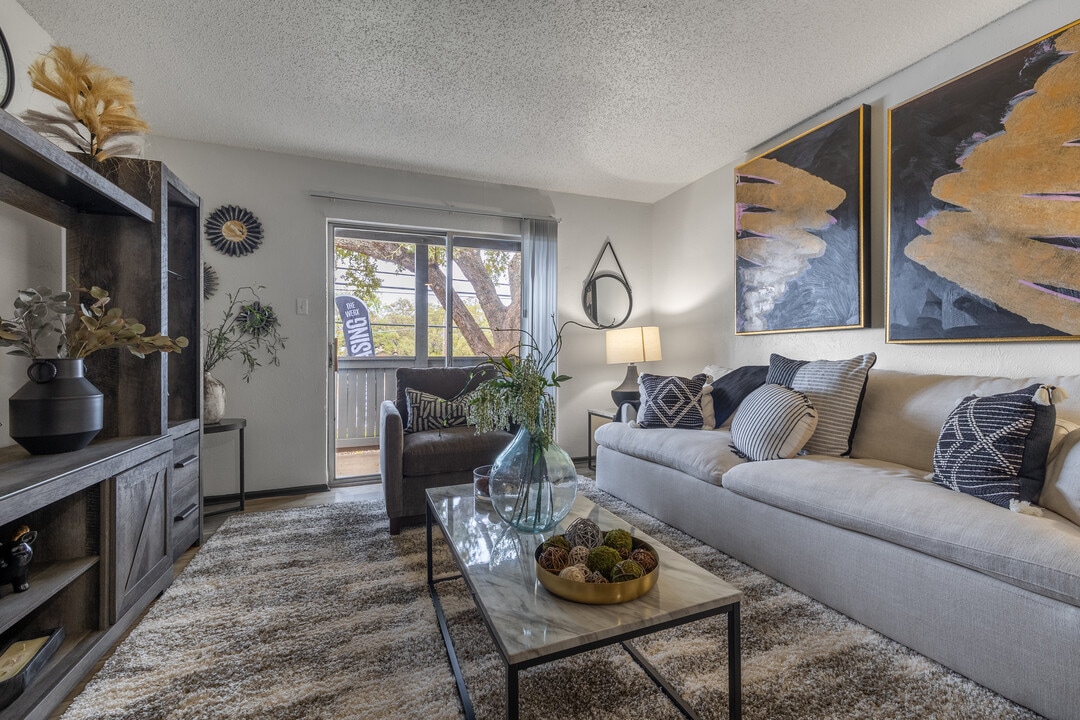 The WerX Apartments in San Antonio, TX - Foto de edificio