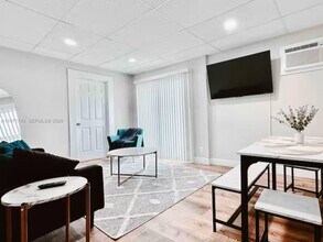 308 NE 8th Ct in Pompano Beach, FL - Building Photo - Building Photo