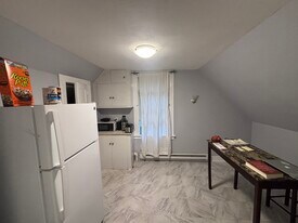 52 N Main St in West Hartford, CT - Building Photo