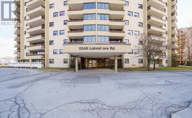 property at 5348 Lakeshore Rd.