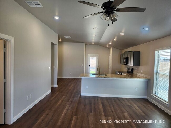 2156 Kokomo Ave in Lubbock, TX - Foto de edificio - Building Photo