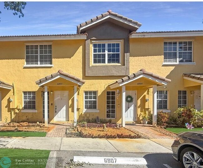 6907 Sienna Club Pl in Lauderhill, FL - Building Photo - Building Photo