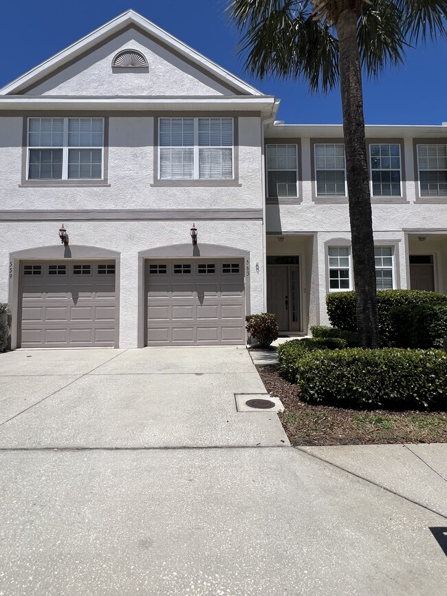 property at 563 Shoreham Ct NE